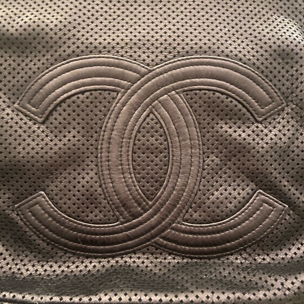 Chanel Rodeo Drive Hobo - Picture 4 of 7